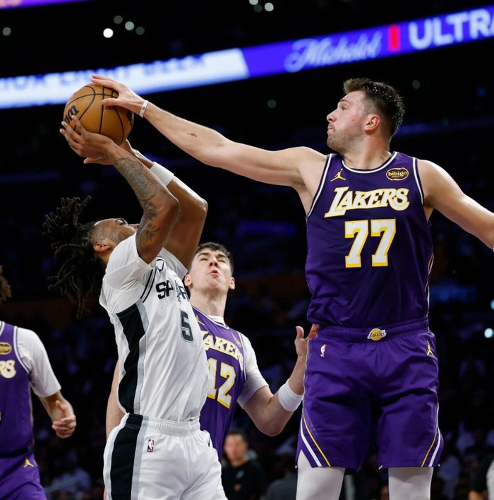 东契奇携手斯玛特领跑联盟抢断榜 防守效率创赛