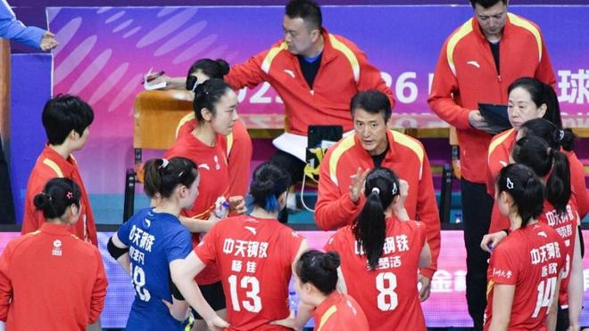 上海女排逆转江苏队时隔25年再夺联赛冠军