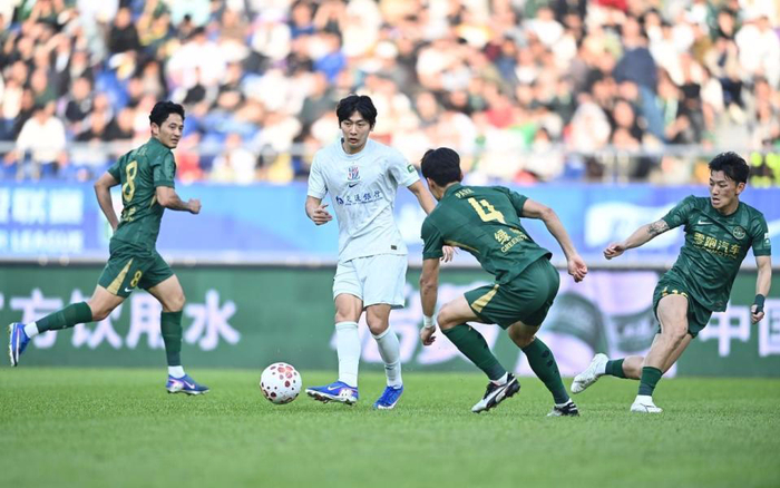 申花客场1-1浙江队 杨皓宇错失绝杀良机遭红牌罚