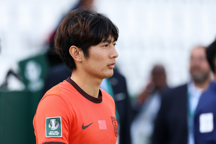 申花客场1-1浙江队 杨皓宇错失绝杀良机遭红牌罚