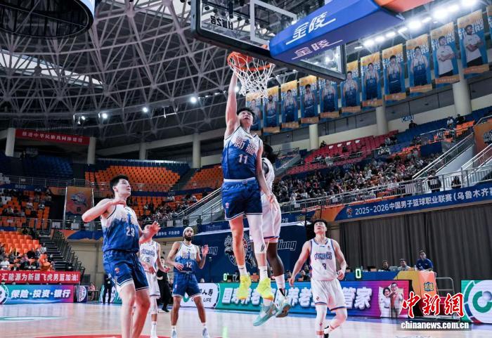 新疆男篮加时险胜天津男篮 阿不都沙拉木准三双