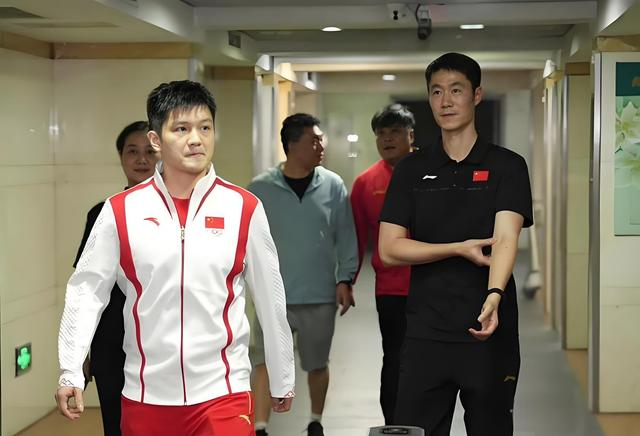 樊振东能否保持奥运巅峰状态引热议，郝帅直言