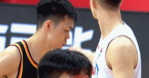 江苏男篮遭福建男篮点球大战逆转 贾尔斯乌龙补